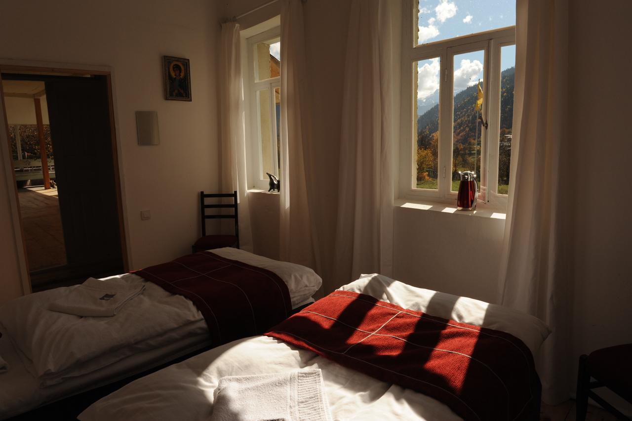 Grand Hotel Ushba Mazeri Oda fotoğraf